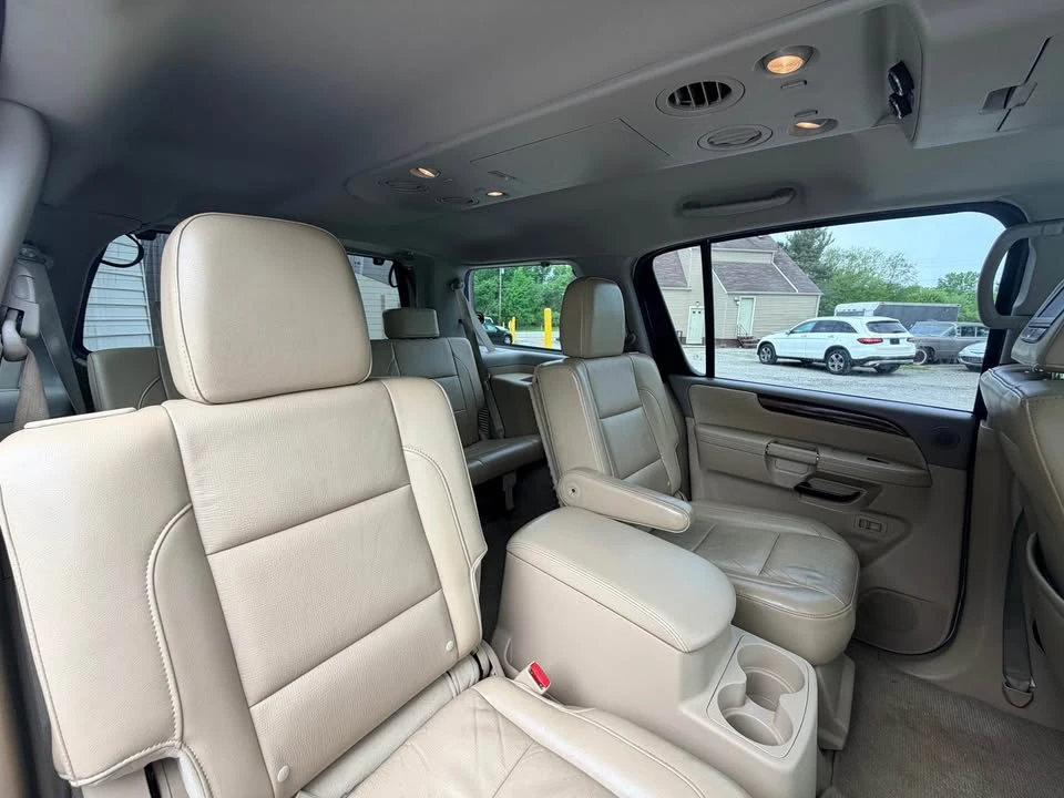2014 Nissan Armada - Image 15 of 17