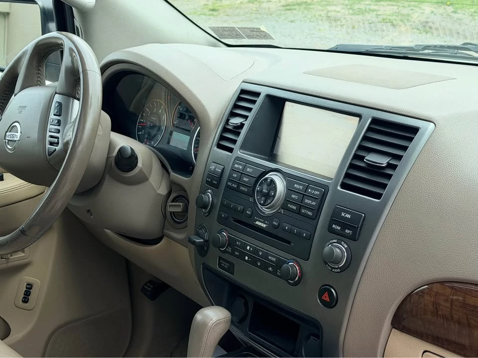 2014 Nissan Armada - Image 13 of 17
