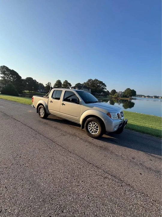 2014 Nissan Frontier 2nd Gen - Image 2 of 11