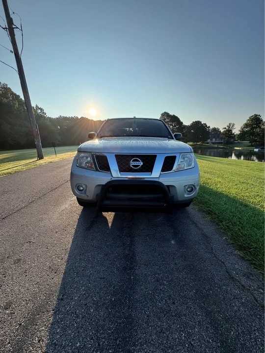 2014 Nissan Frontier 2nd Gen - Image 3 of 11