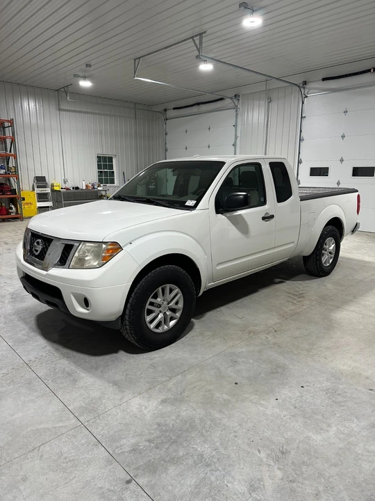 2014 Nissan Frontier 2nd Gen - Image 2 of 9