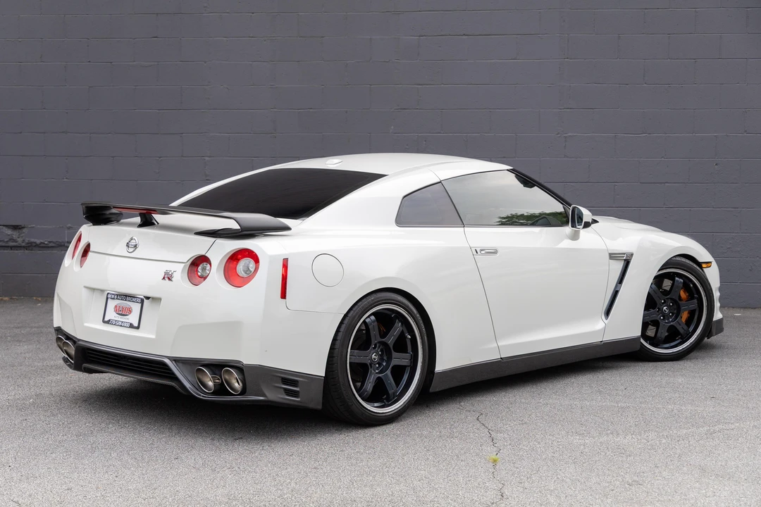 2014 Nissan R35 GT-R Black Edition - Image 16 of 31