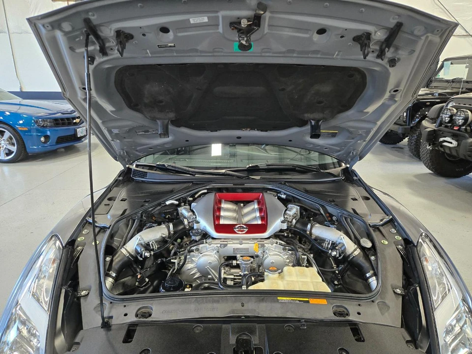 2014 Nissan R35 GT-R - Image 17 of 18