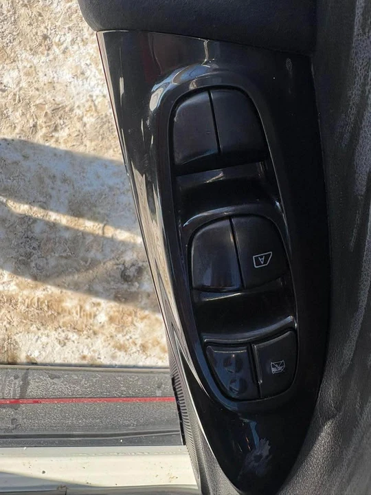 2014 Nissan Juke - Image 12 of 18
