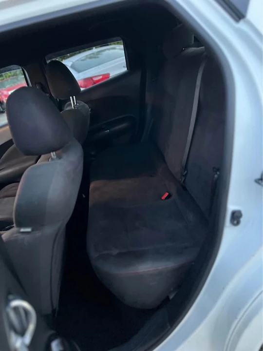 2014 Nissan Juke - Image 11 of 17