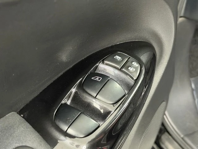 2014 Nissan Juke - Image 18 of 21