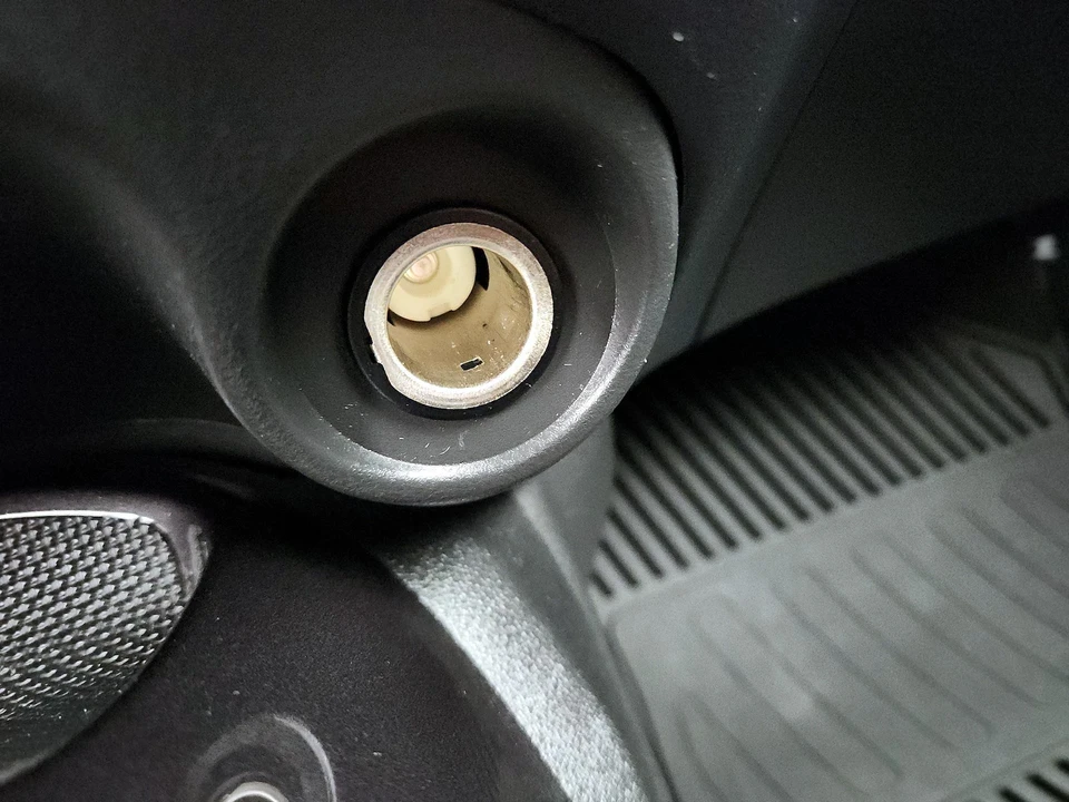 2014 Nissan Juke - Image 18 of 23