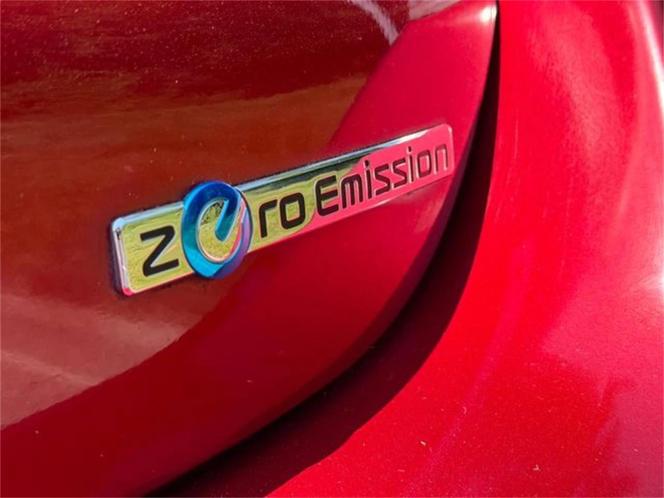2014 Nissan Leaf - Image 16 of 31