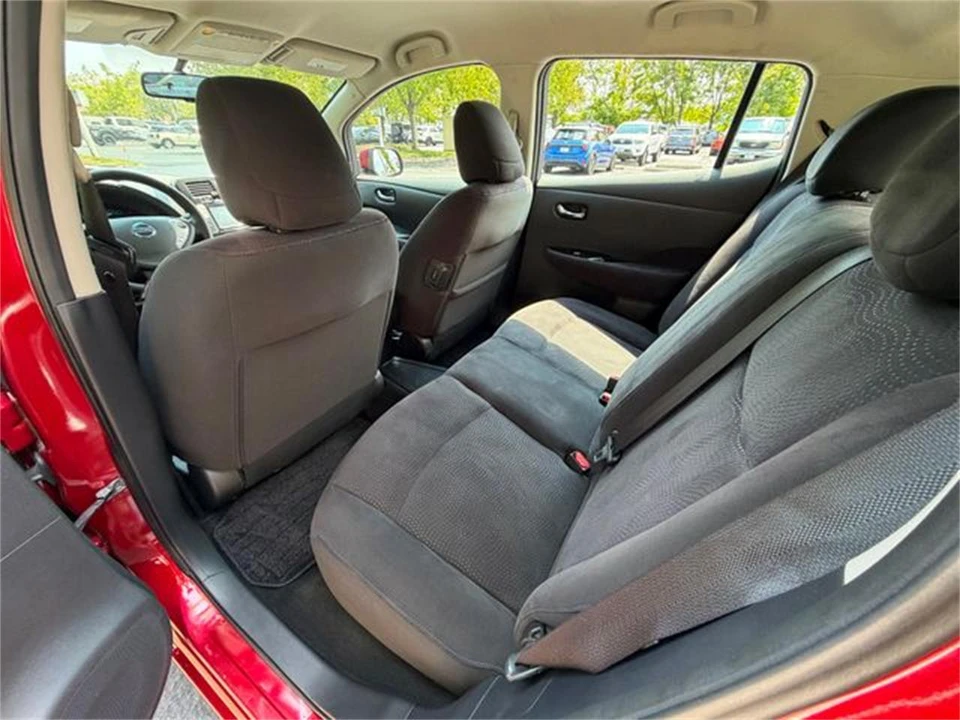 2014 Nissan Leaf - Image 22 of 31
