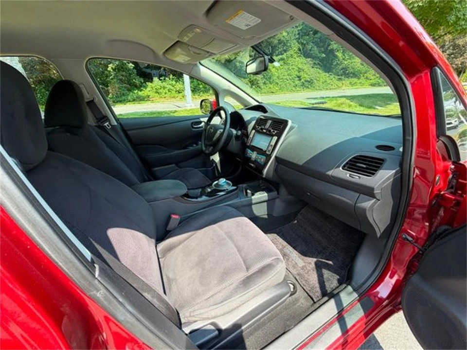 2014 Nissan Leaf - Image 25 of 31