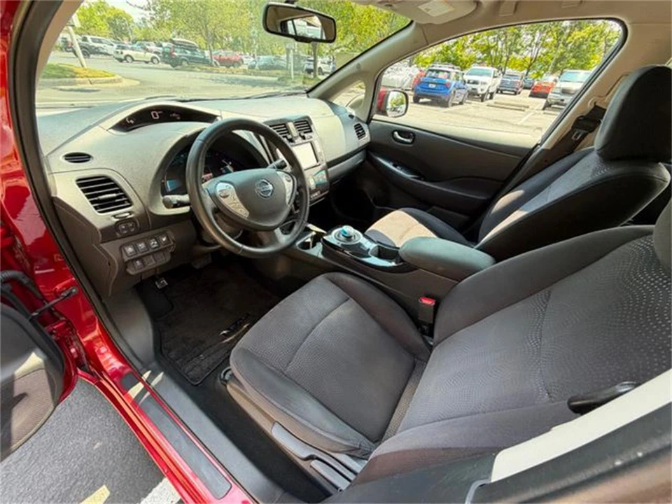 2014 Nissan Leaf - Image 19 of 31