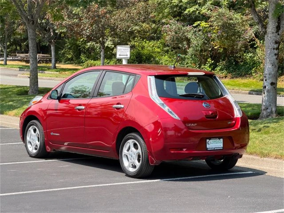 2014 Nissan Leaf - Image 5 of 31
