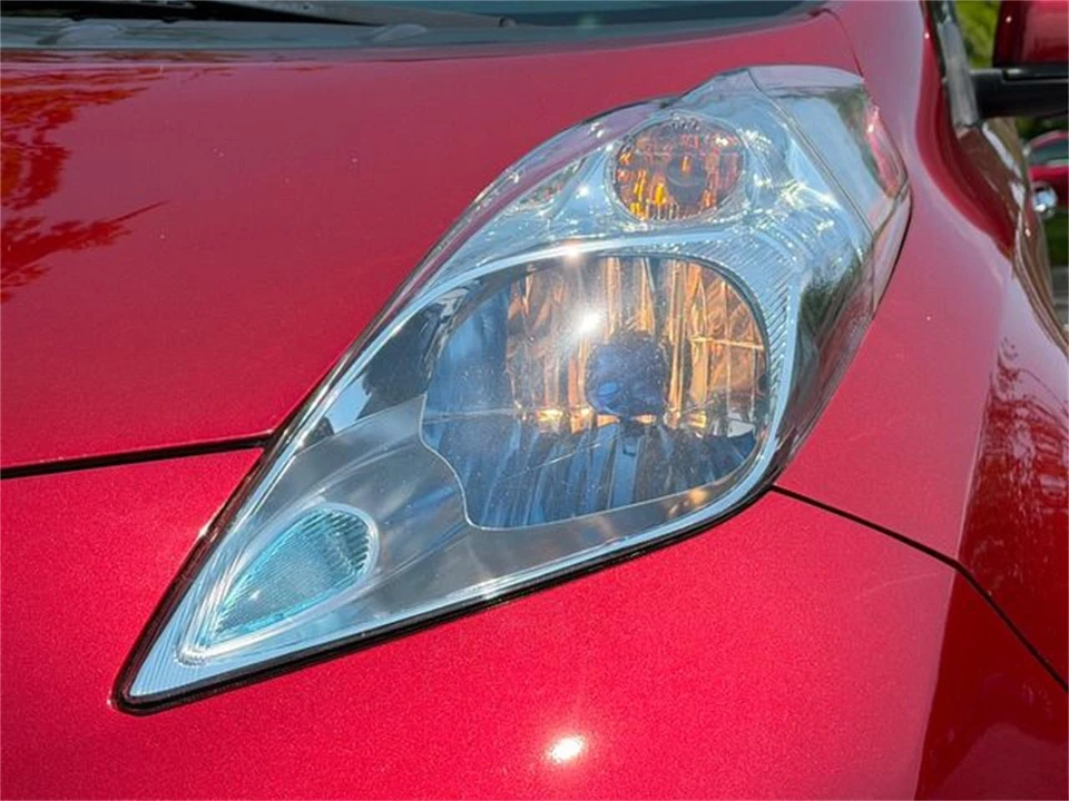 2014 Nissan Leaf - Image 11 of 31