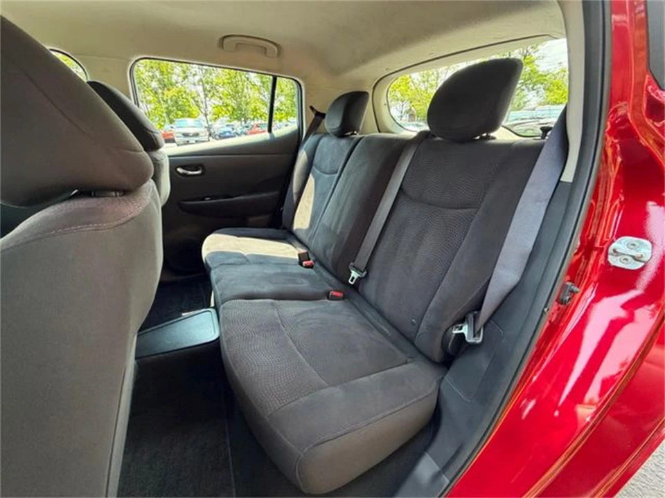2014 Nissan Leaf - Image 23 of 31