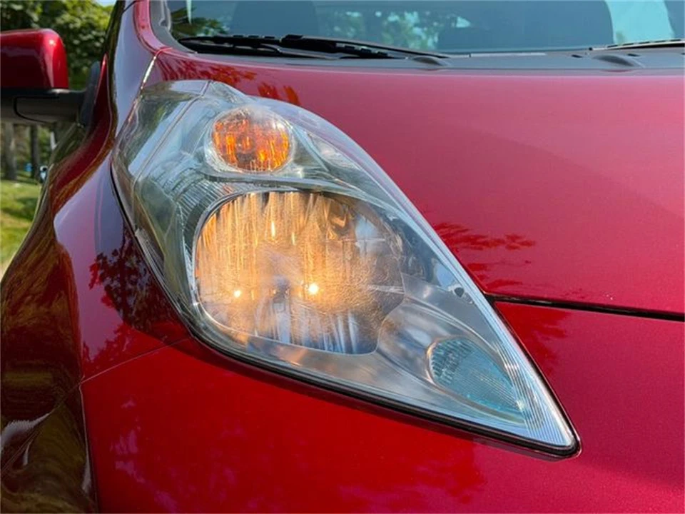 2014 Nissan Leaf - Image 9 of 31