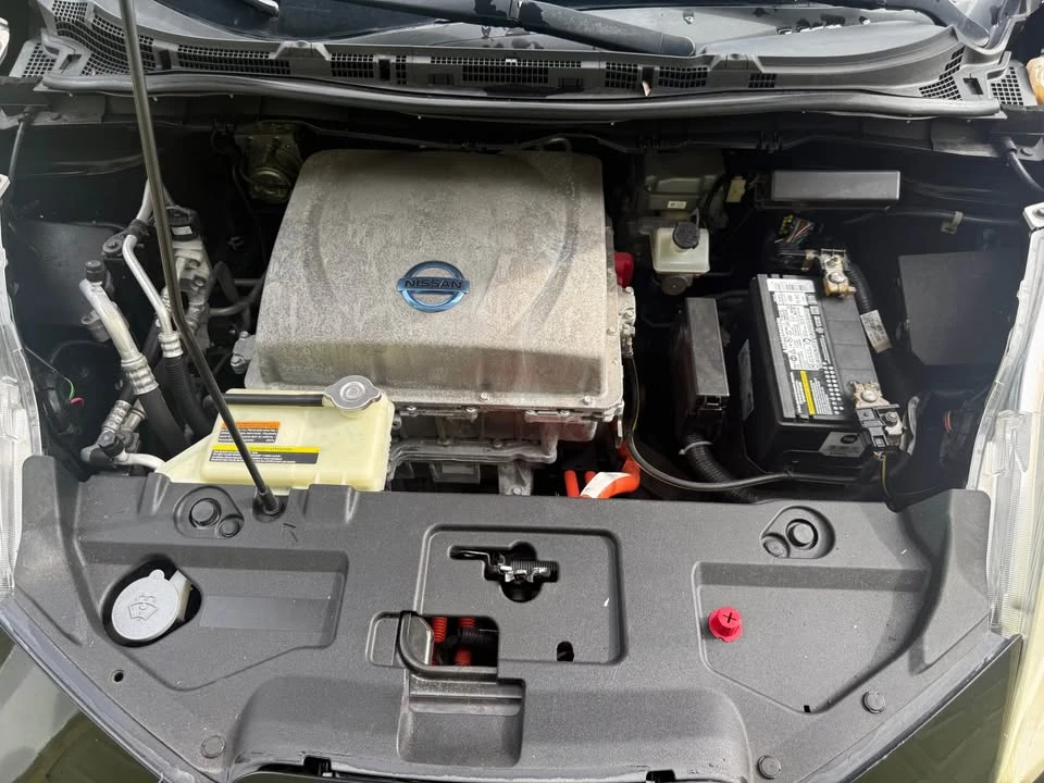 2014 Nissan Leaf - Image 10 of 11