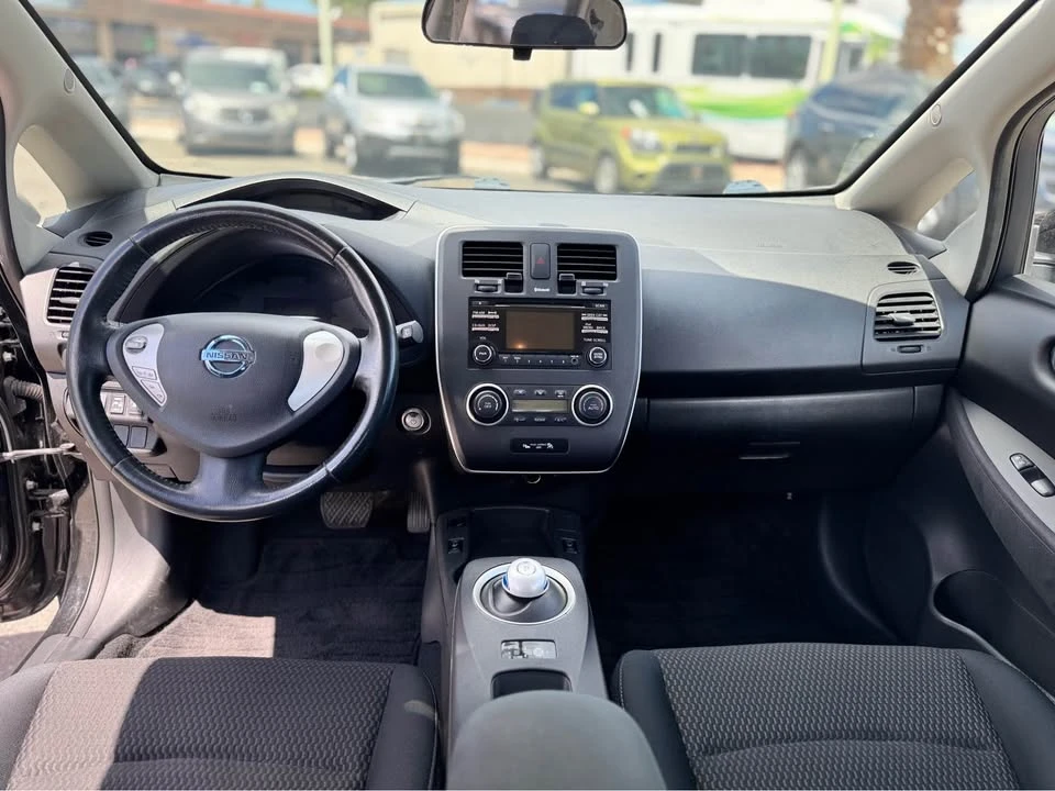 2014 Nissan Leaf - Image 11 of 19