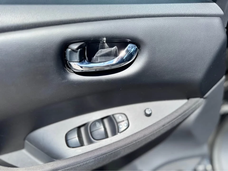 2014 Nissan Leaf - Image 12 of 19