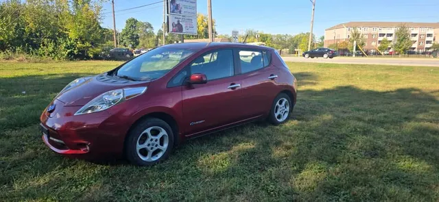 2014 Nissan LEAF · SL Hatchback 4D