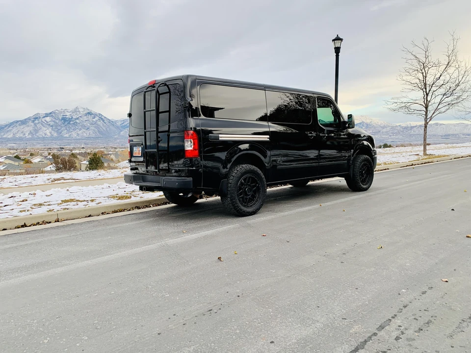 2014 Nissan NV3500 - Image 25 of 31