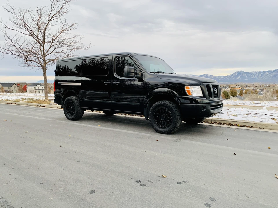 2014 Nissan NV3500 - Image 30 of 31