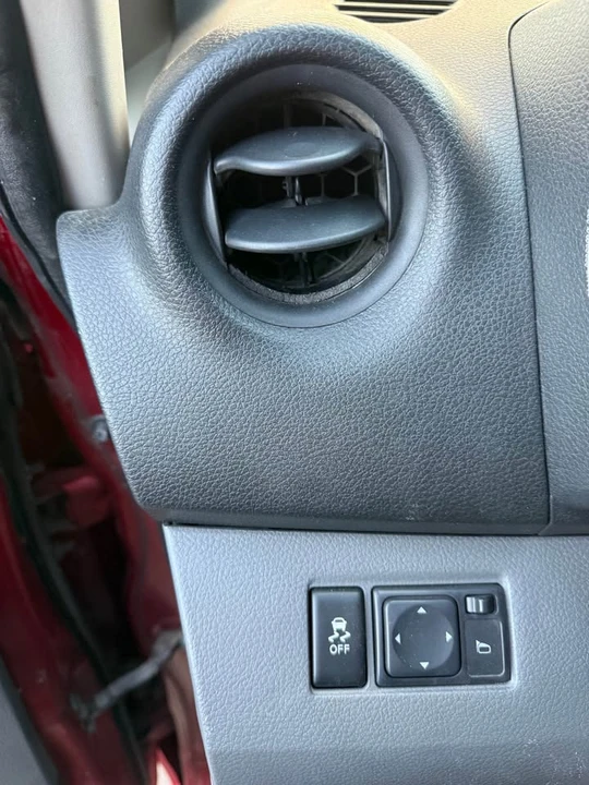 2014 Nissan NV - Image 10 of 14