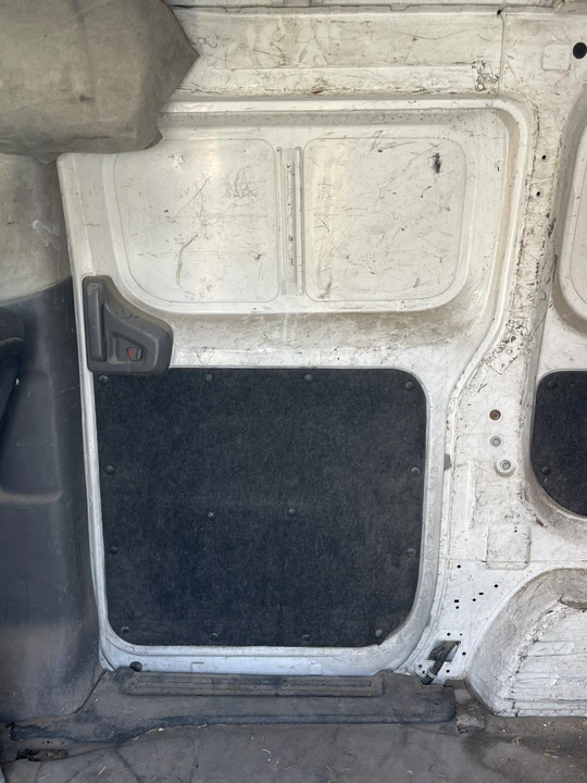 2014 Nissan NV - Image 8 of 11
