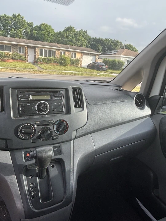 2014 Nissan NV - Image 5 of 7