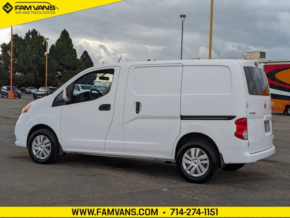 2014 Nissan NV - Image 6 of 12
