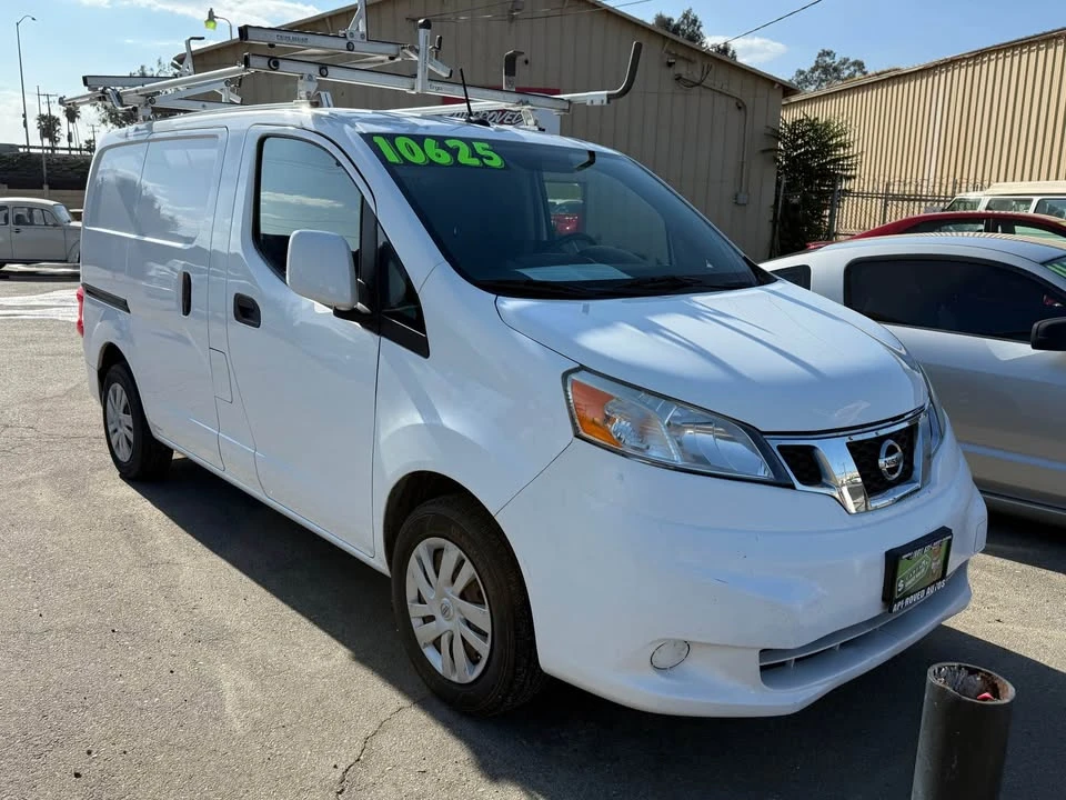 2014 Nissan NV - Image 2 of 6