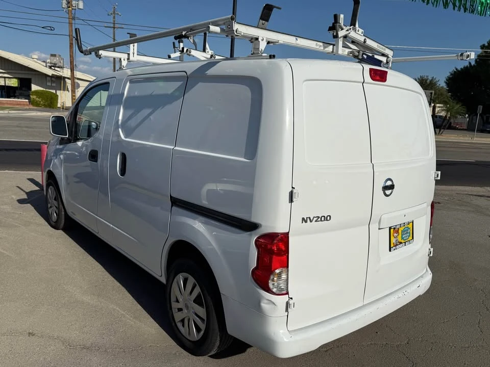 2014 Nissan NV - Image 4 of 6