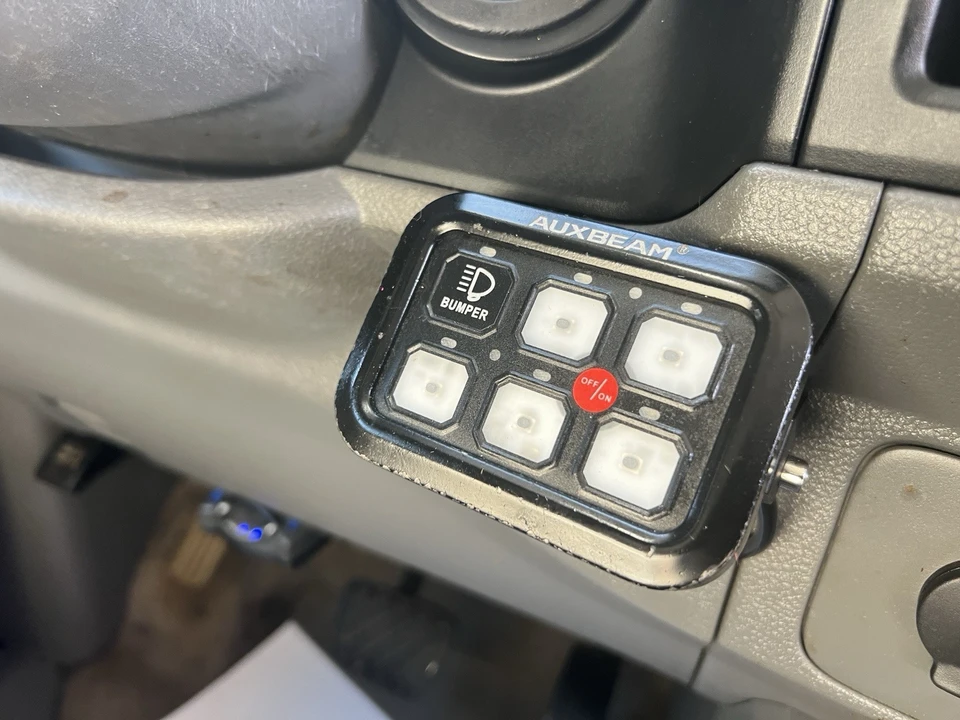 2014 Nissan NV3500 - Image 3 of 11