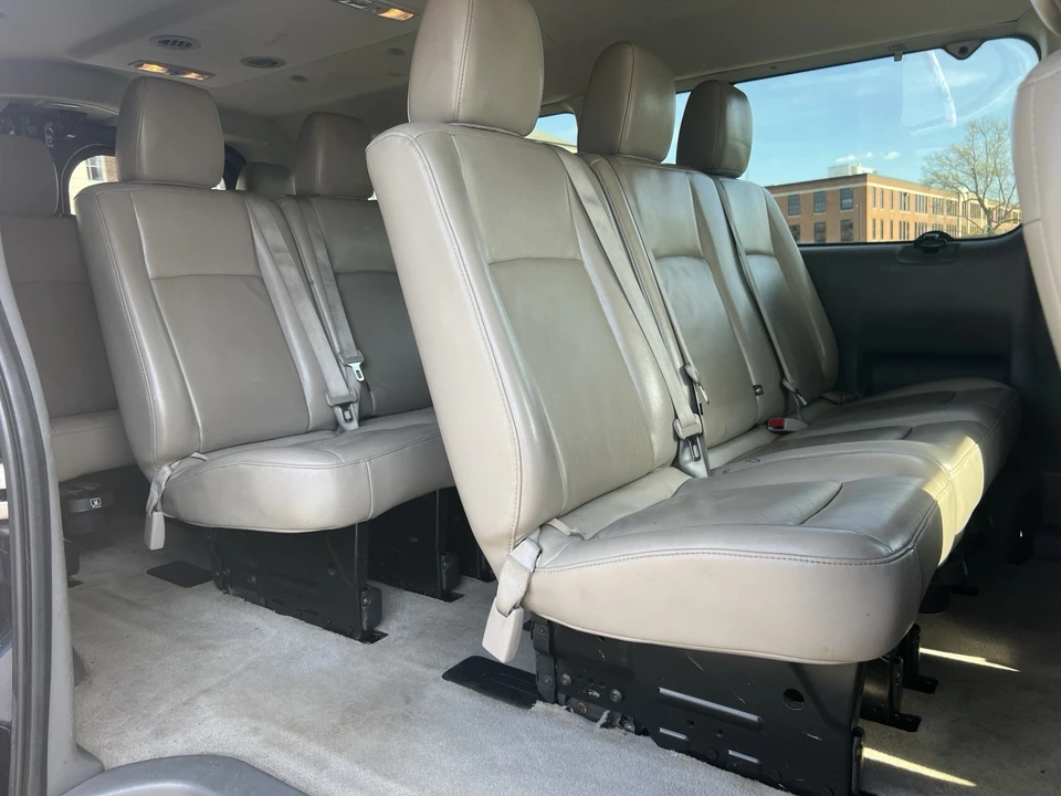2014 Nissan NV3500 - Image 9 of 11