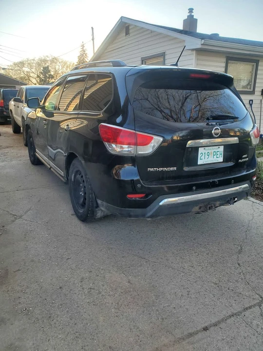 2014 Nissan Pathfinder 4th Gen - Image 2 of 7