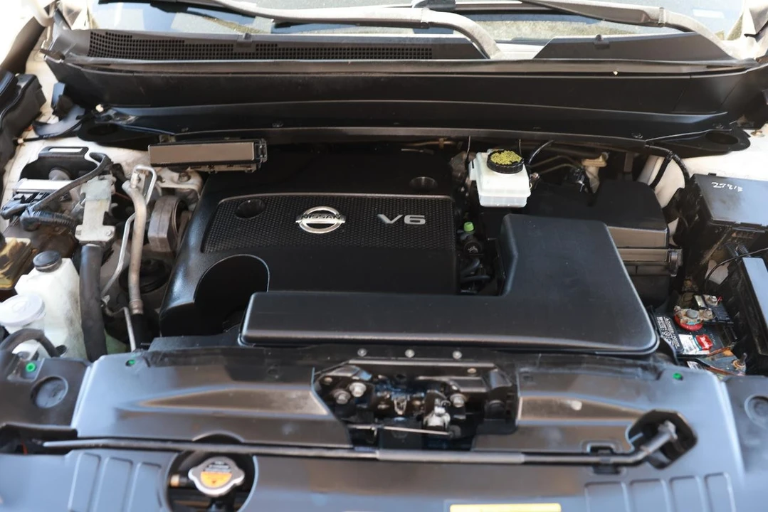 2014 Nissan Pathfinder 4th Gen - Image 18 of 21