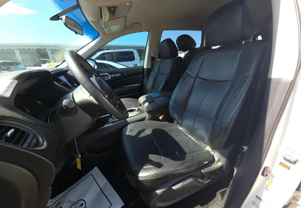 2014 Nissan Pathfinder 4th Gen - Image 10 of 12