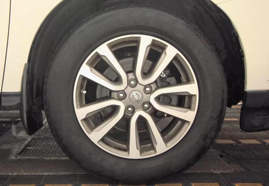 2014 Nissan Pathfinder 4th Gen - Image 9 of 12