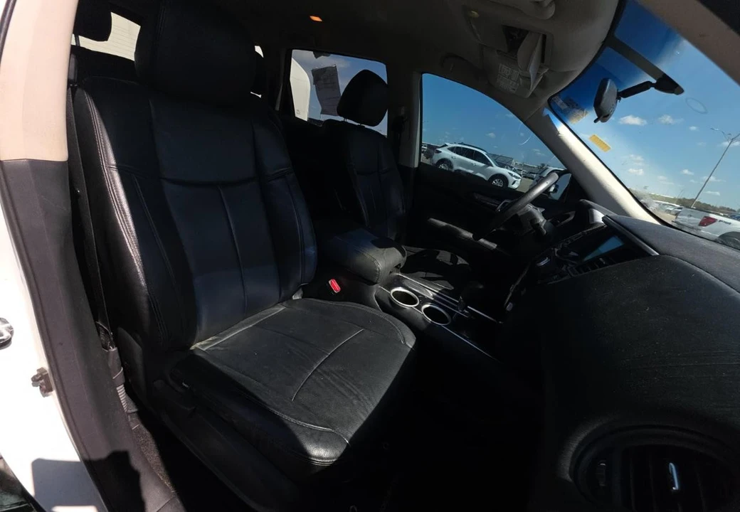 2014 Nissan Pathfinder 4th Gen - Image 11 of 12