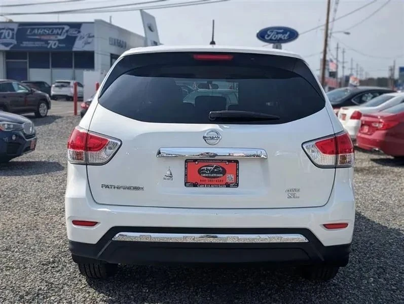 2014 Nissan Pathfinder 4th Gen - Image 8 of 12