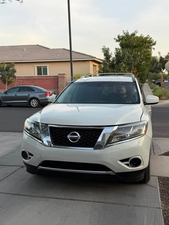 2014 Nissan Pathfinder 4th Gen - Image 5 of 10