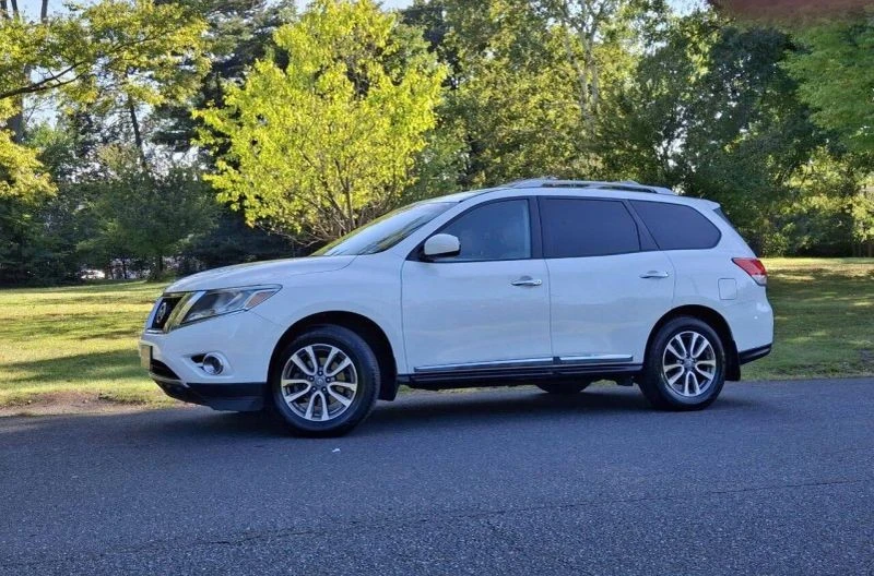 2014 Nissan Pathfinder 4th Gen - Image 3 of 12