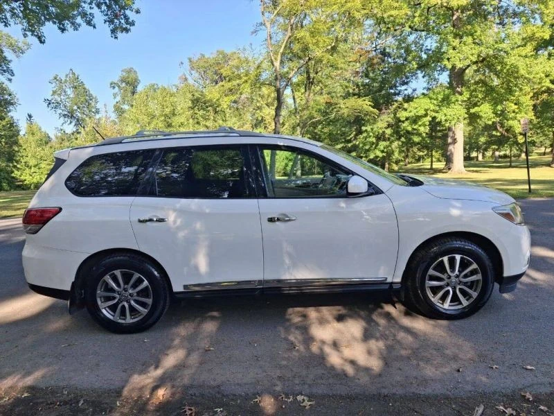 2014 Nissan Pathfinder 4th Gen - Image 10 of 12