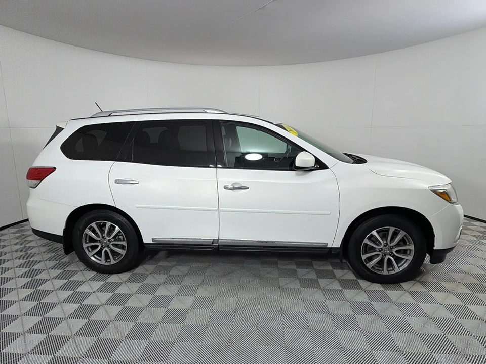 2014 Nissan Pathfinder 4th Gen - Image 4 of 12