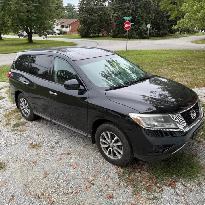 2014 Nissan Pathfinder 4th Gen - Image 2 of 8
