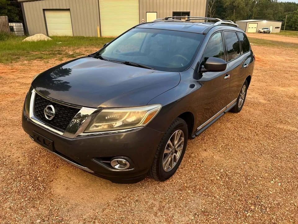 2014 Nissan Pathfinder 4th Gen - Image 2 of 10
