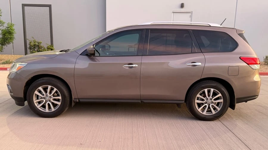 2014 Nissan Pathfinder 4th Gen - Image 2 of 13