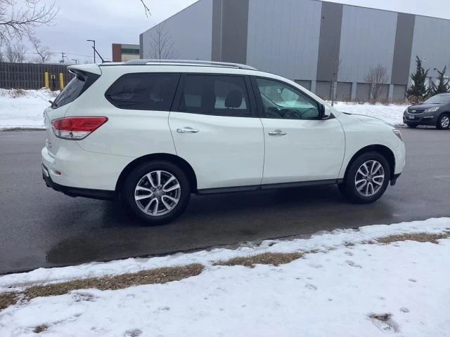 2014 Nissan Pathfinder 4th Gen - Image 4 of 15