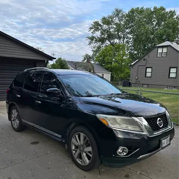 2014 Nissan Pathfinder · SV Sport Utility 4D