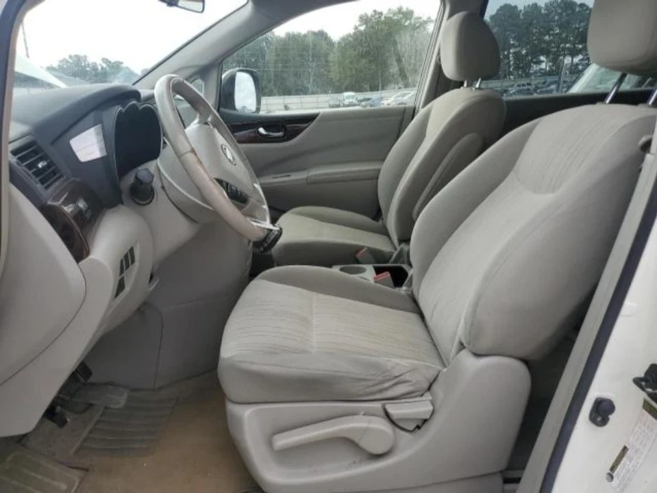 2014 Nissan Quest - Image 7 of 15