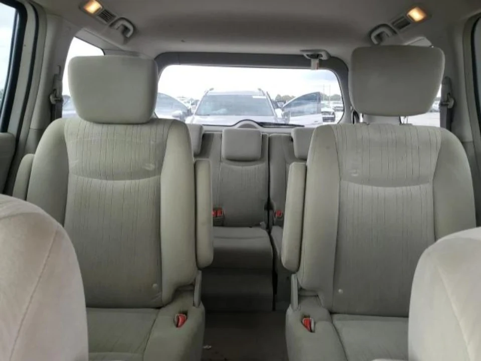 2014 Nissan Quest - Image 10 of 15